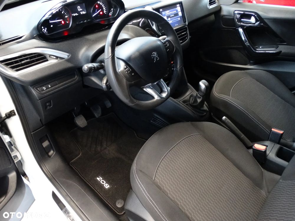 Peugeot 208 82 PureTech Style - 5