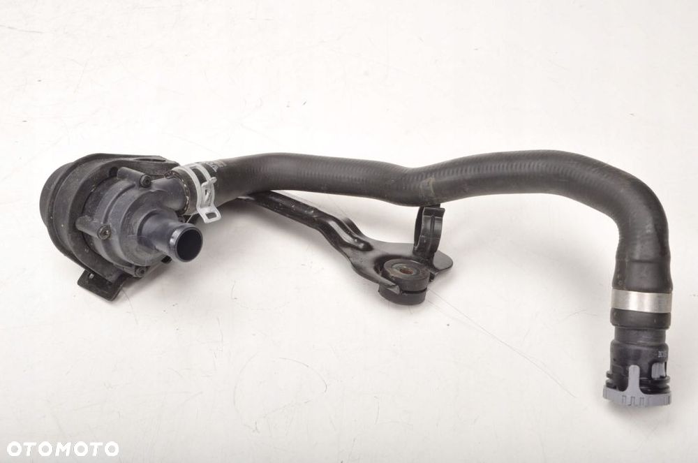 VOLVO V40 II 2.0 D4 POMPKA WODY PRZEWODY WODY - 3