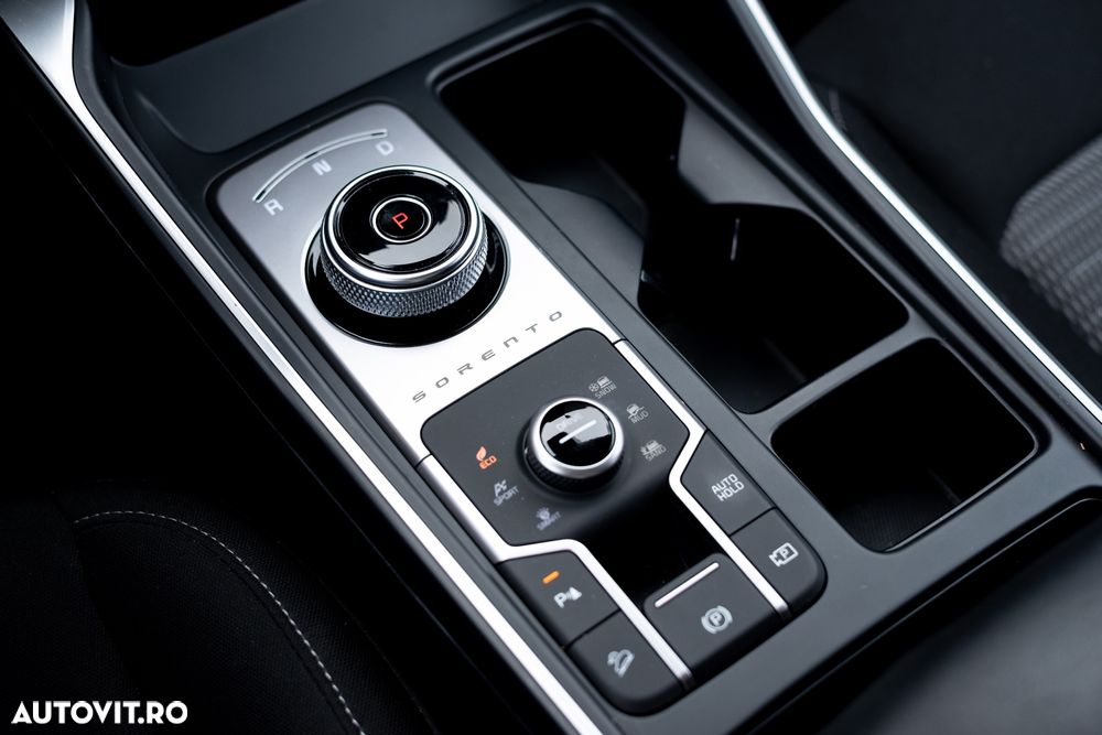 Kia Sorento 1.6 T-GDI HEV 6AT 4x4 7P Premium - 17