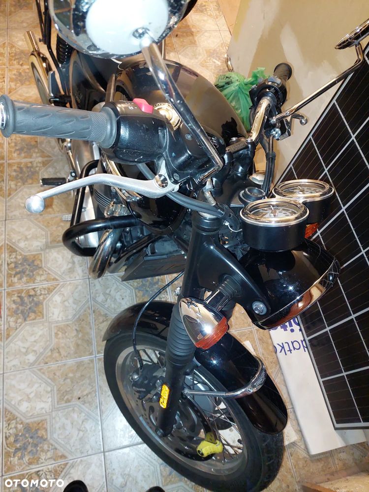 Triumph Bonneville - 9