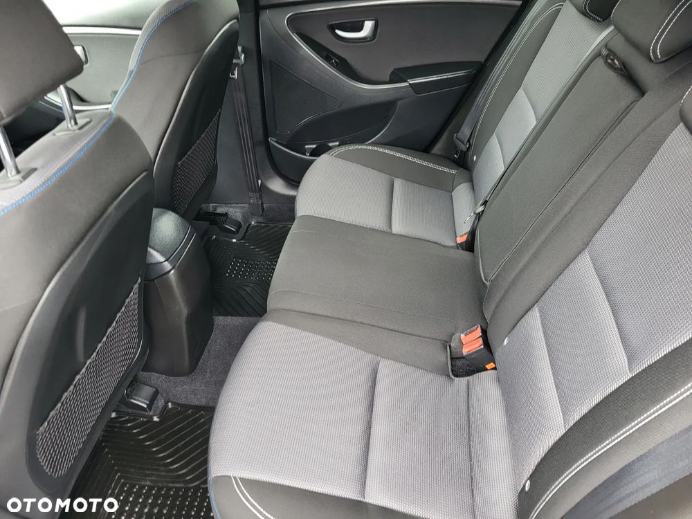 Hyundai i30 Kombi 1.6 GDi DCT Premium - 23