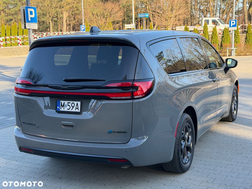 Chrysler Pacifica - 7