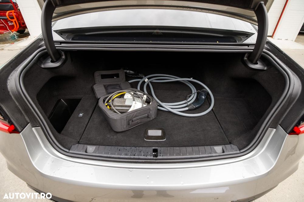 BMW Seria 7 745e AT PHEV - 36