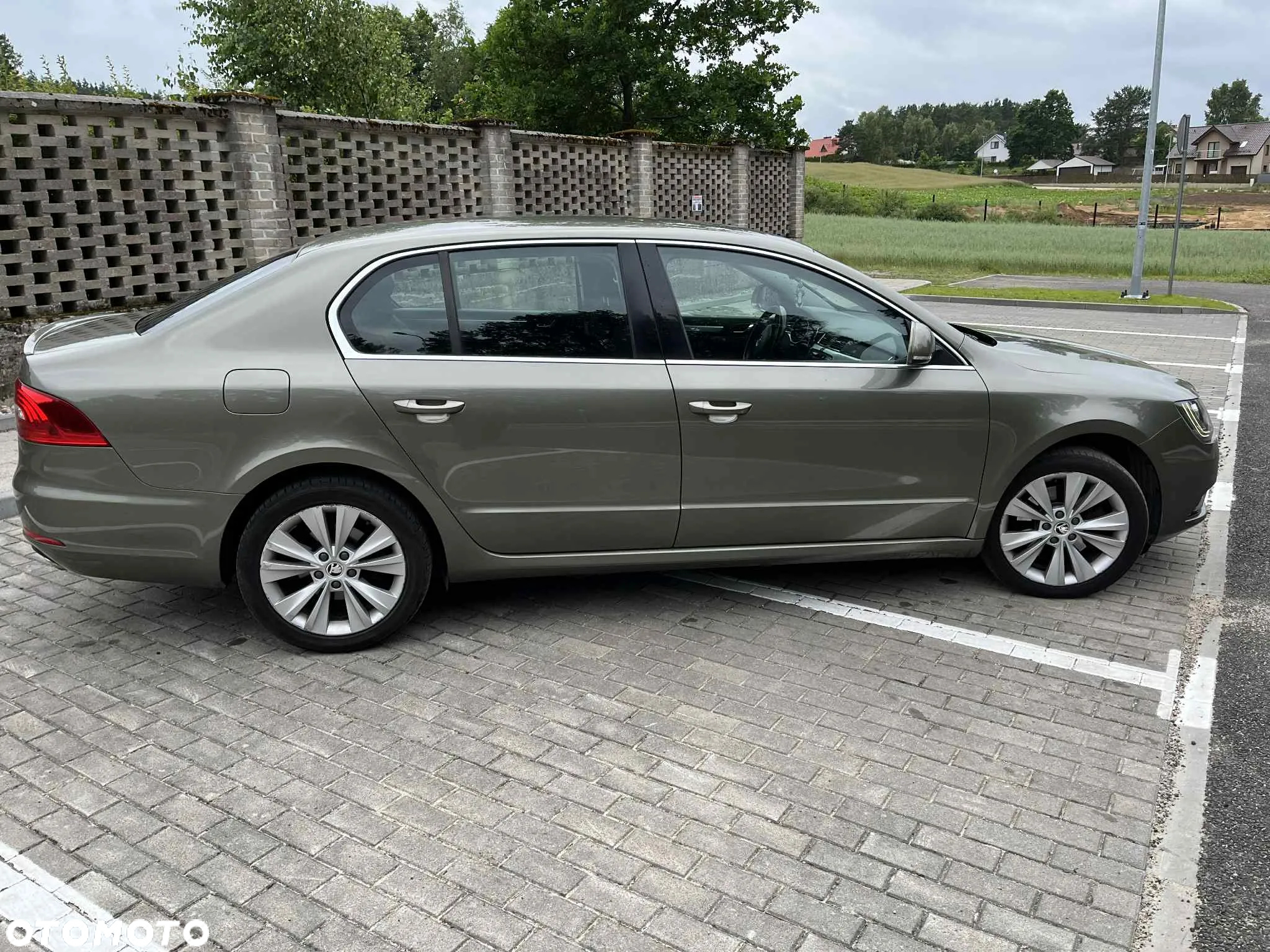Skoda Superb 2.0 TSI Ambition DSG - 4