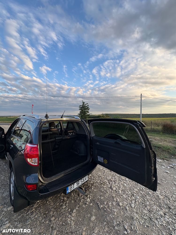Toyota RAV4 2.2 D-4D Executive - 9
