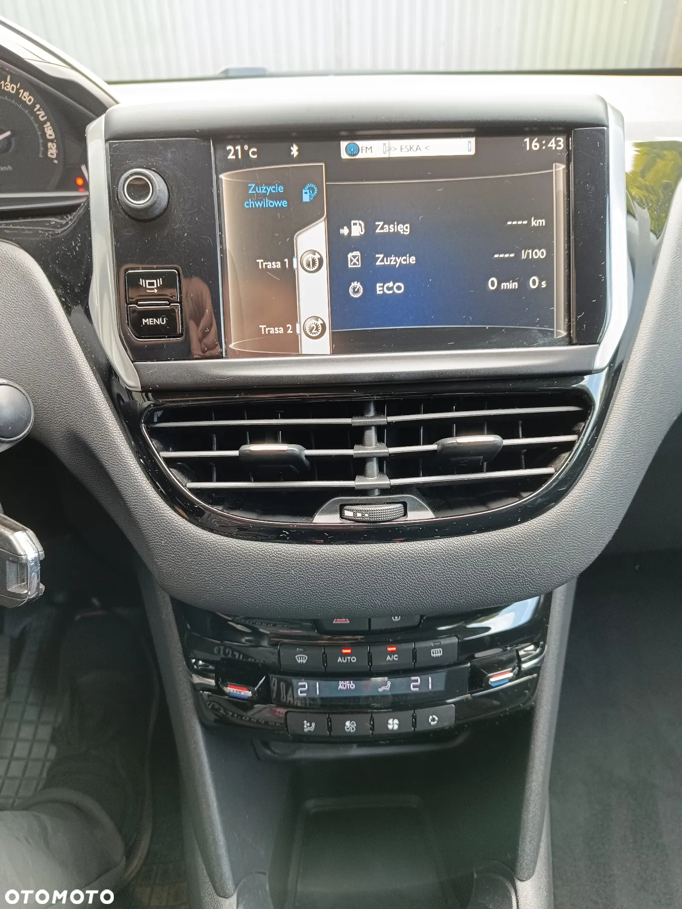 Peugeot 208 1.6 e-HDi Allure STT - 9