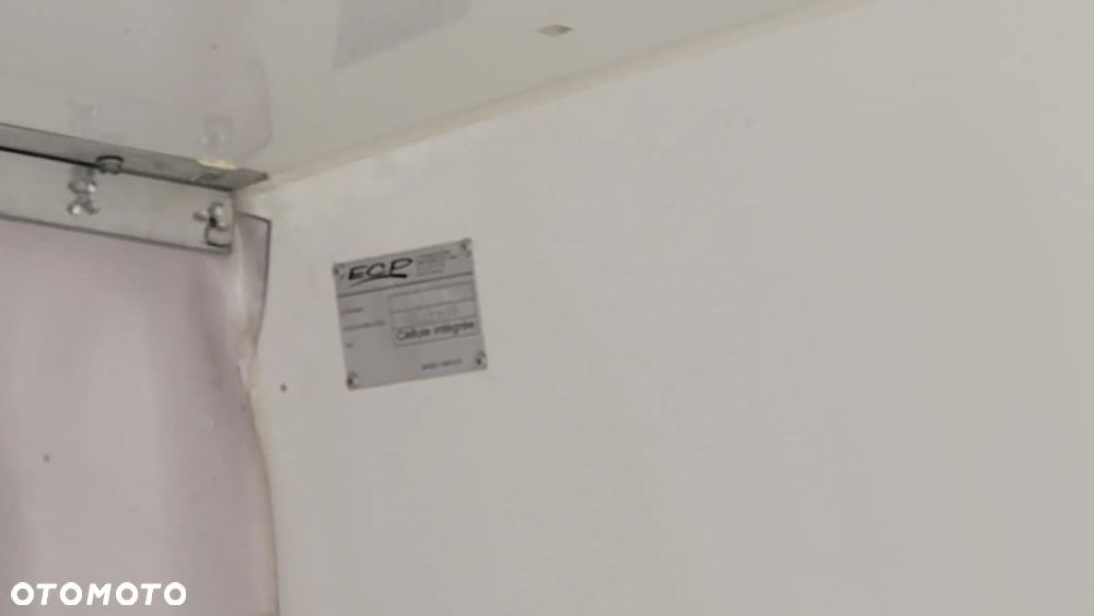 Mercedes-Benz Sprinter - 21