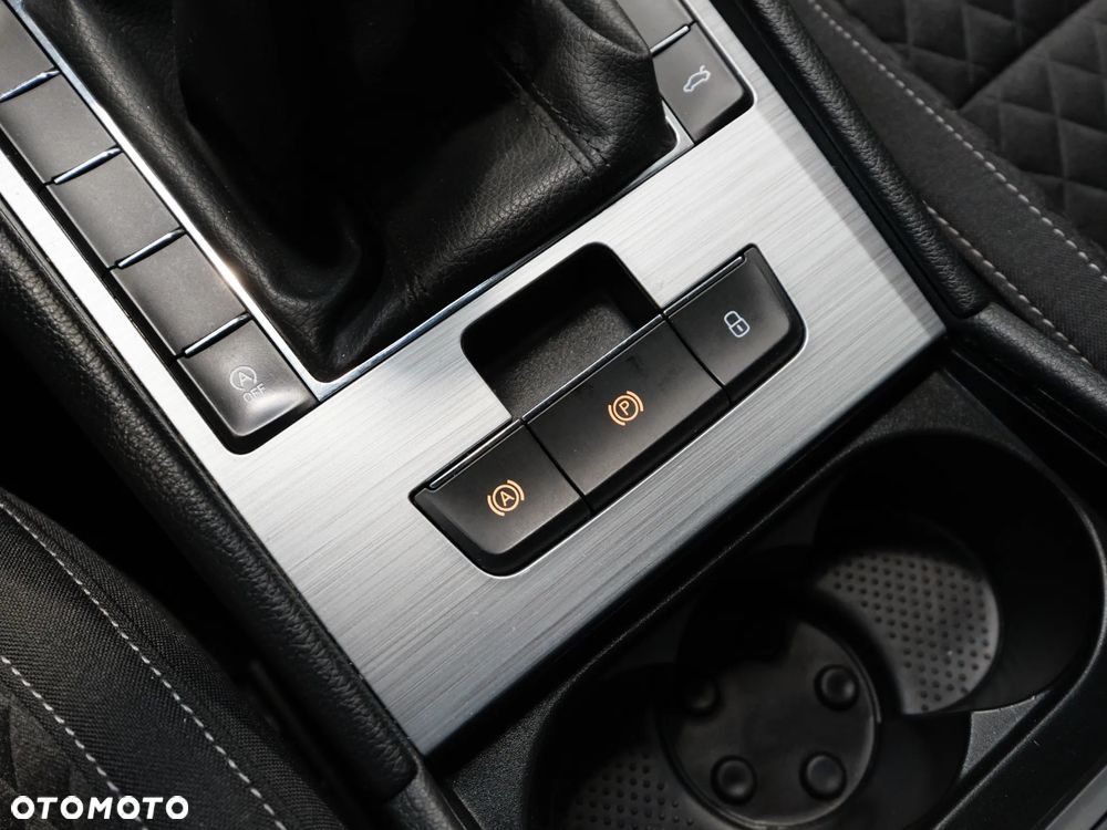 Skoda Superb 2.0 TDI SCR Ambition - 34