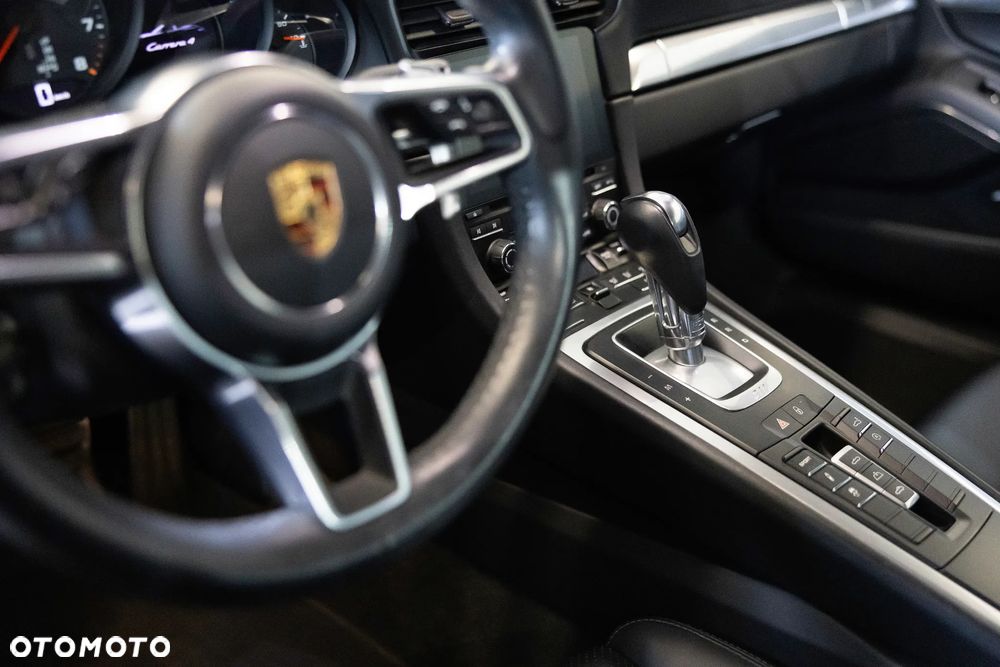 Porsche 911 Carrera 4 Cabriolet PDK - 6