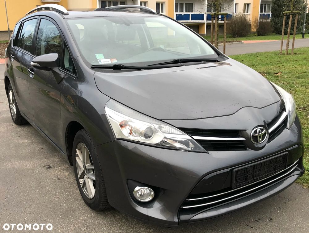 Toyota Verso 1.8 Premium 7os - 2