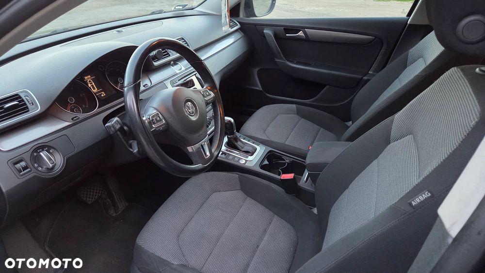 Volkswagen Passat 2.0 TDI Comfortline DSG - 3