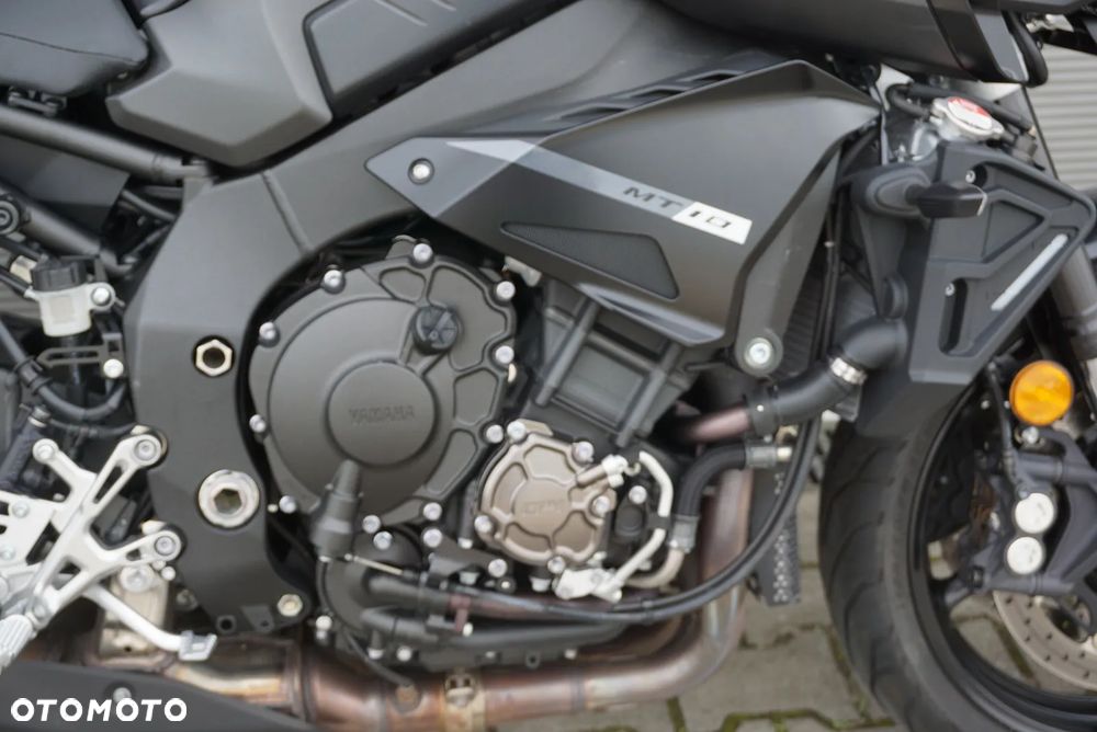 Yamaha MT - 6