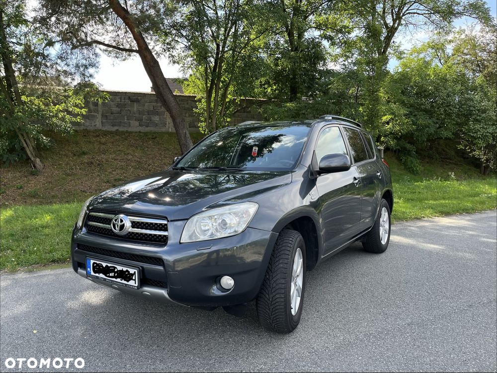 Toyota RAV4 - 1