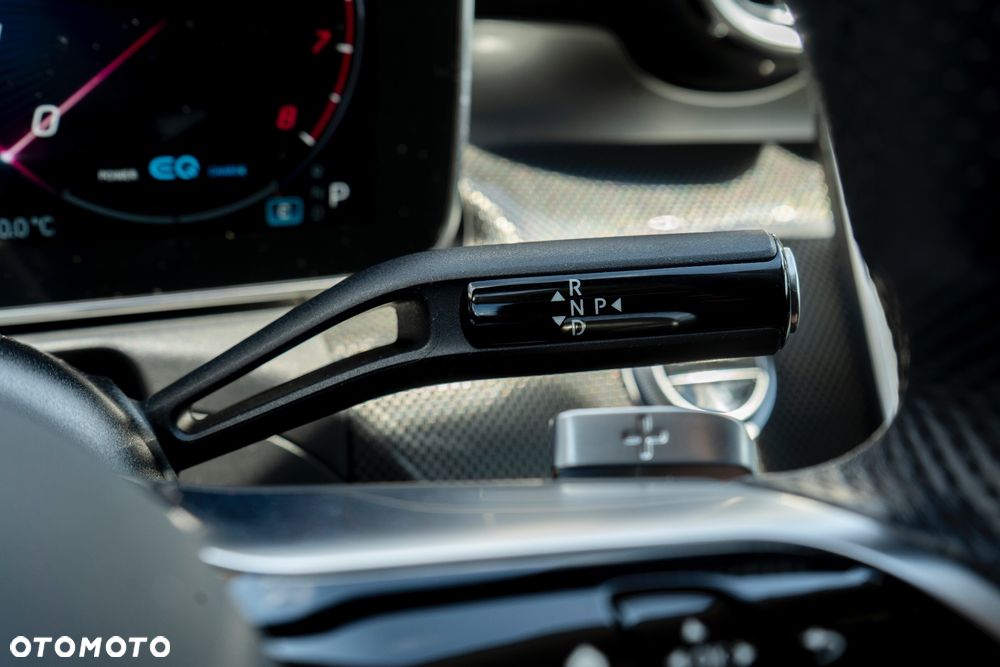 Mercedes-Benz Klasa C 300 4Matic 9G-TRONIC - 21