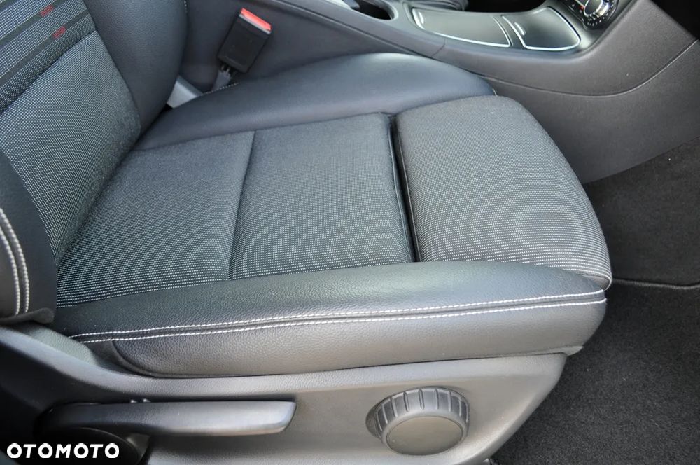 Mercedes-Benz Klasa B 200 7G-DCT UrbanStyle Edition - 27
