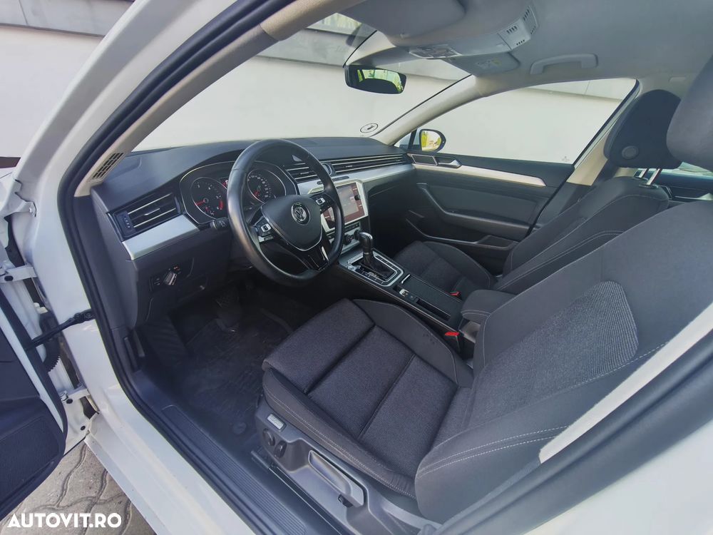 Volkswagen Passat 2.0 TDI SCR DSG Comfortline - 9
