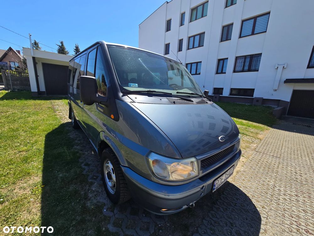 Ford Transit Tourneo GLX - 2