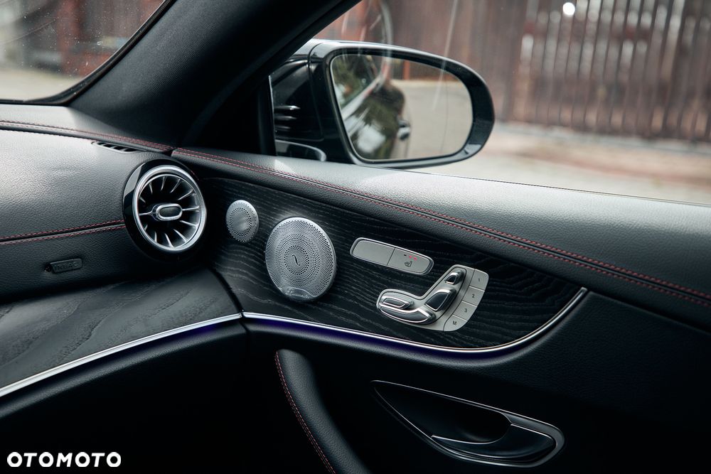 Mercedes-Benz Klasa E - 23