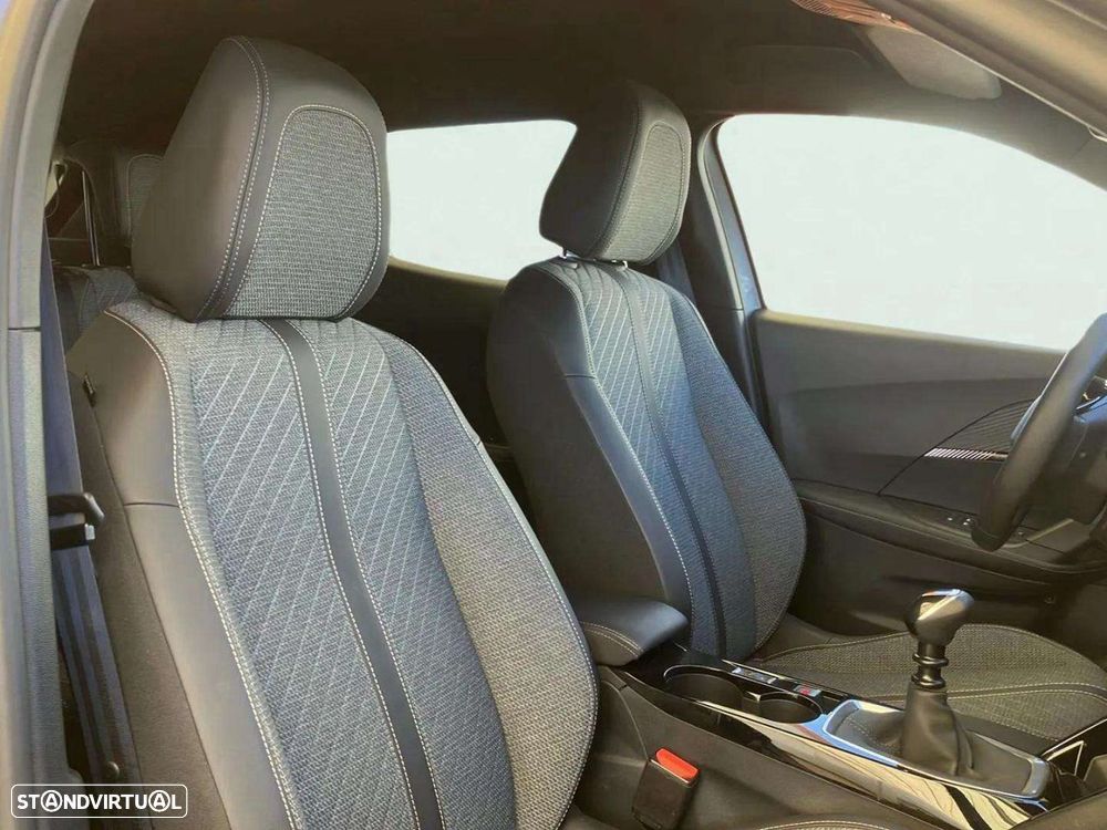 Peugeot 2008 1.2 PureTech Allure - 13