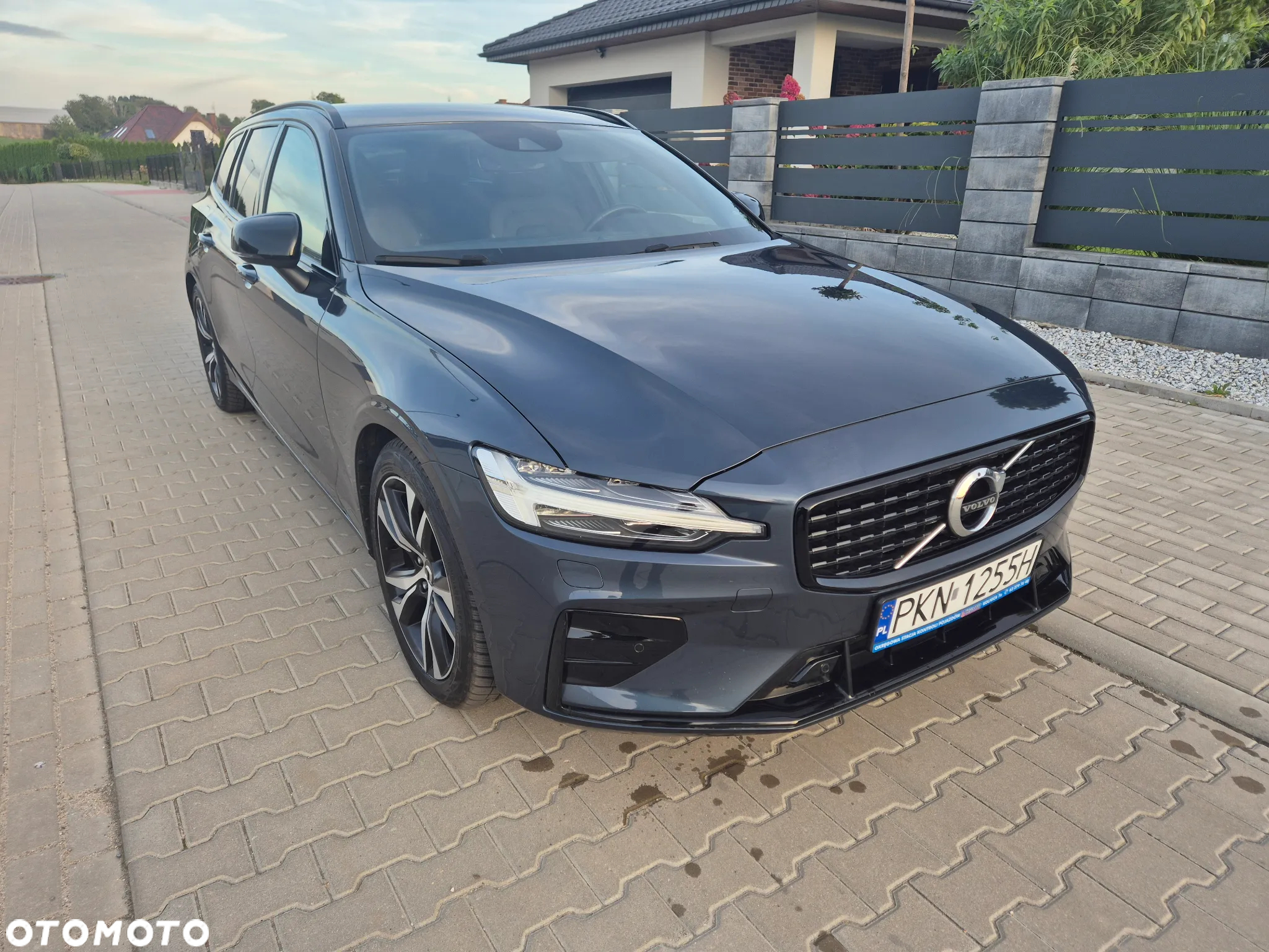Volvo V60 T4 Momentum Pro - 3