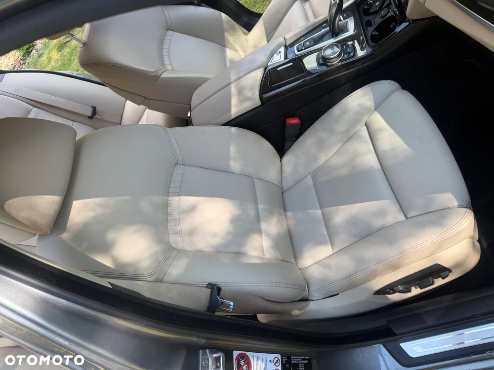 BMW Seria 5 520d Luxury Line - 11