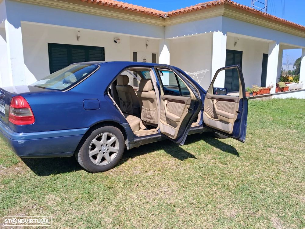 Mercedes-Benz C 180 Elegance - 3