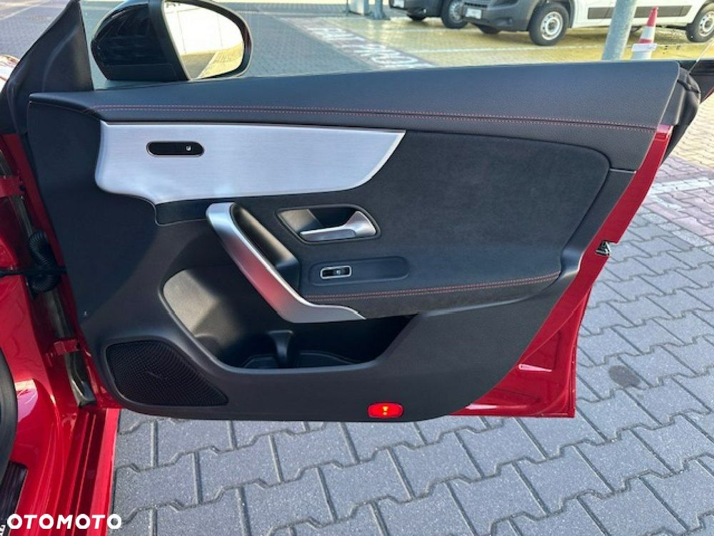 Mercedes-Benz CLA - 23