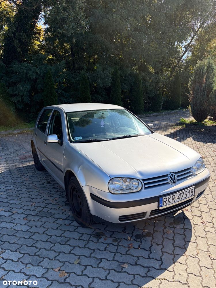 Volkswagen Golf - 6