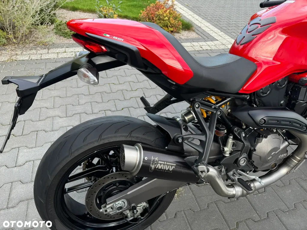 Ducati Monster - 12