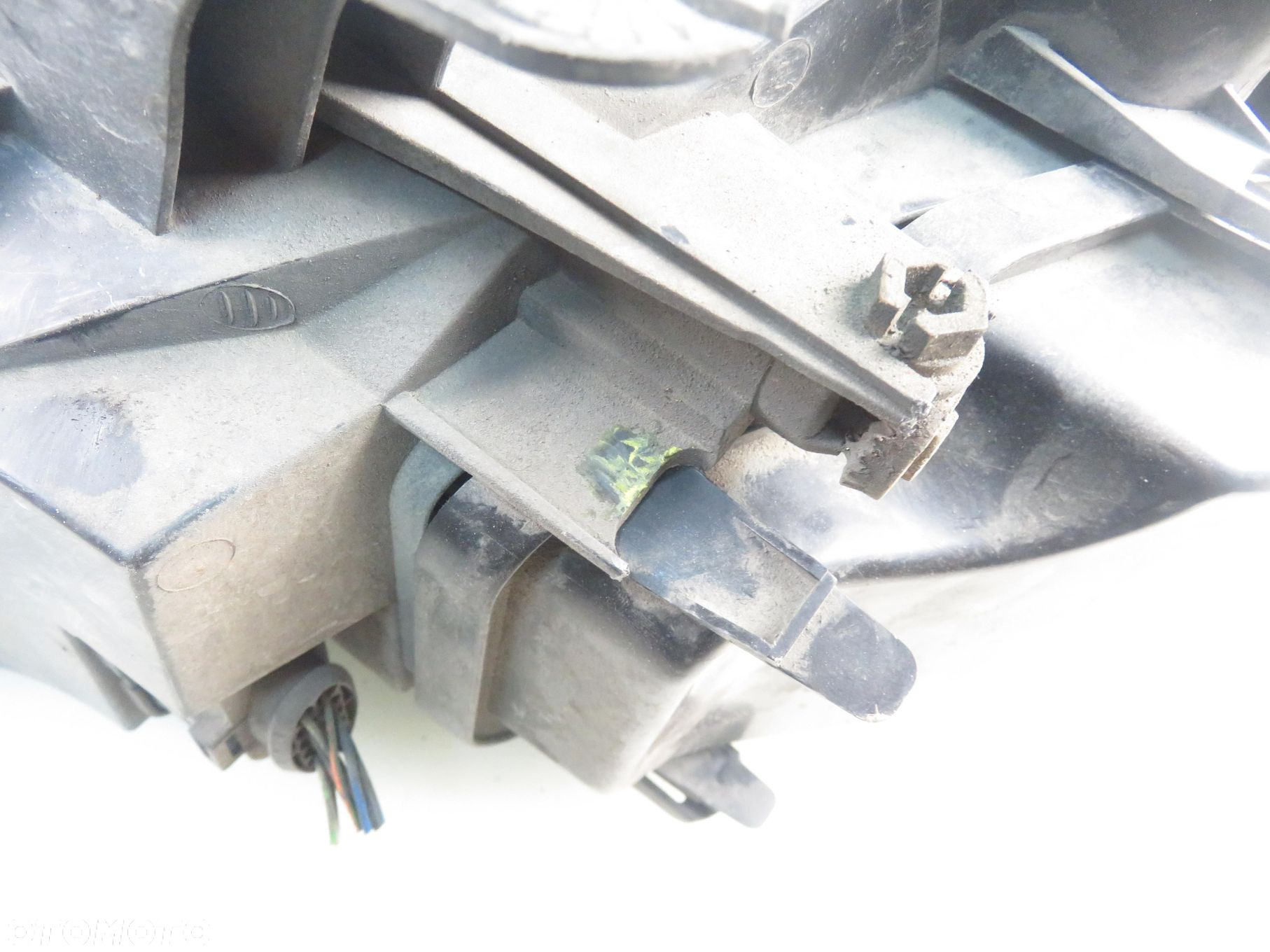 LAMPA PRAWA PRZEDNIA FORD FOCUS MK1 XENON - 11