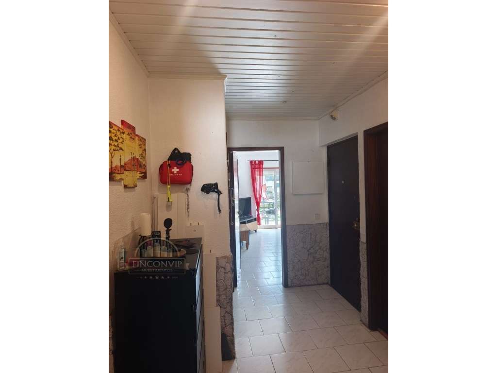 Vende-se andar de moradia bi-familiar - Rés do Chão em São Domingos... - Grande imagem: 5/29