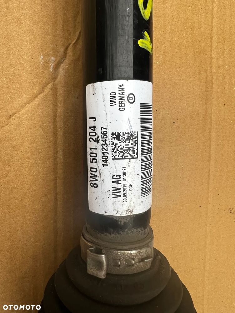 PÓŁOŚ Audi A4 S4 B9 8W 8W0501204 J Tył strona prawa Wały napędowe ** - 2