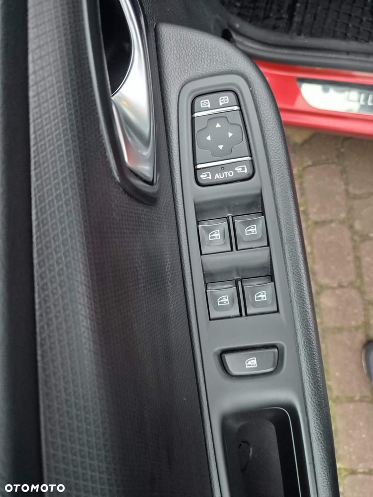 Renault Clio 1.2 16V Limited EU6 - 8