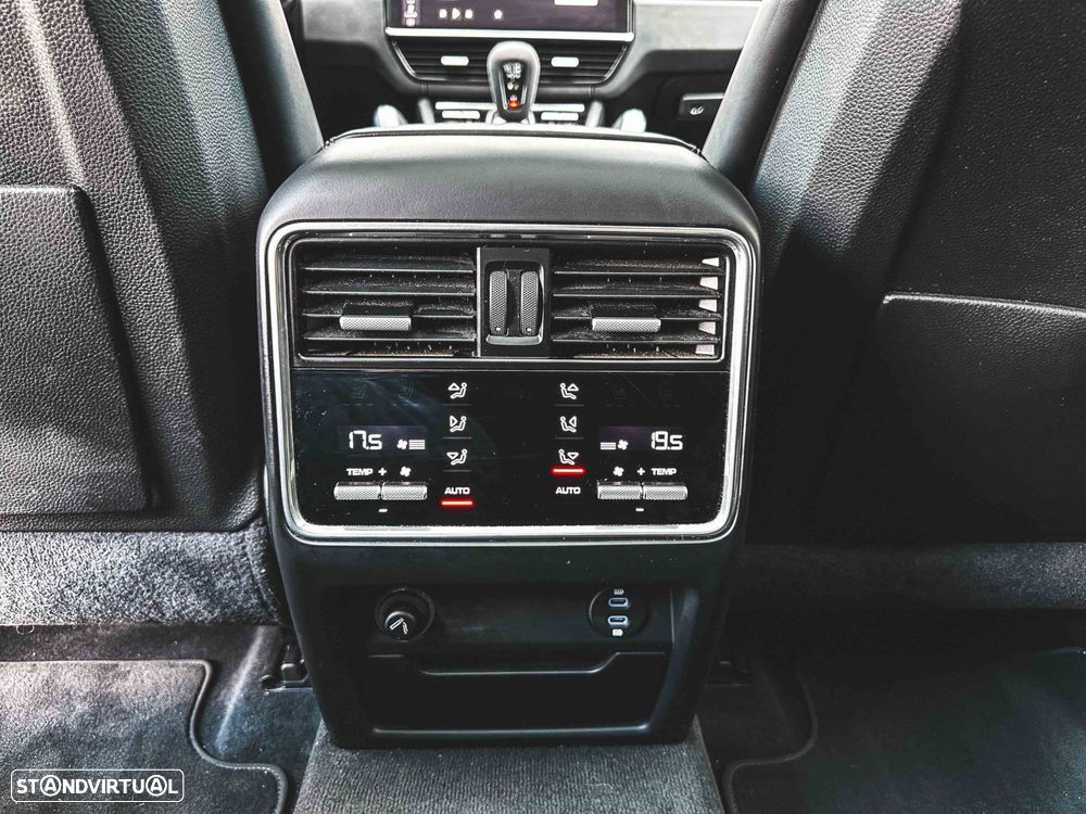 Porsche Cayenne Coupé E-Hybrid - 28