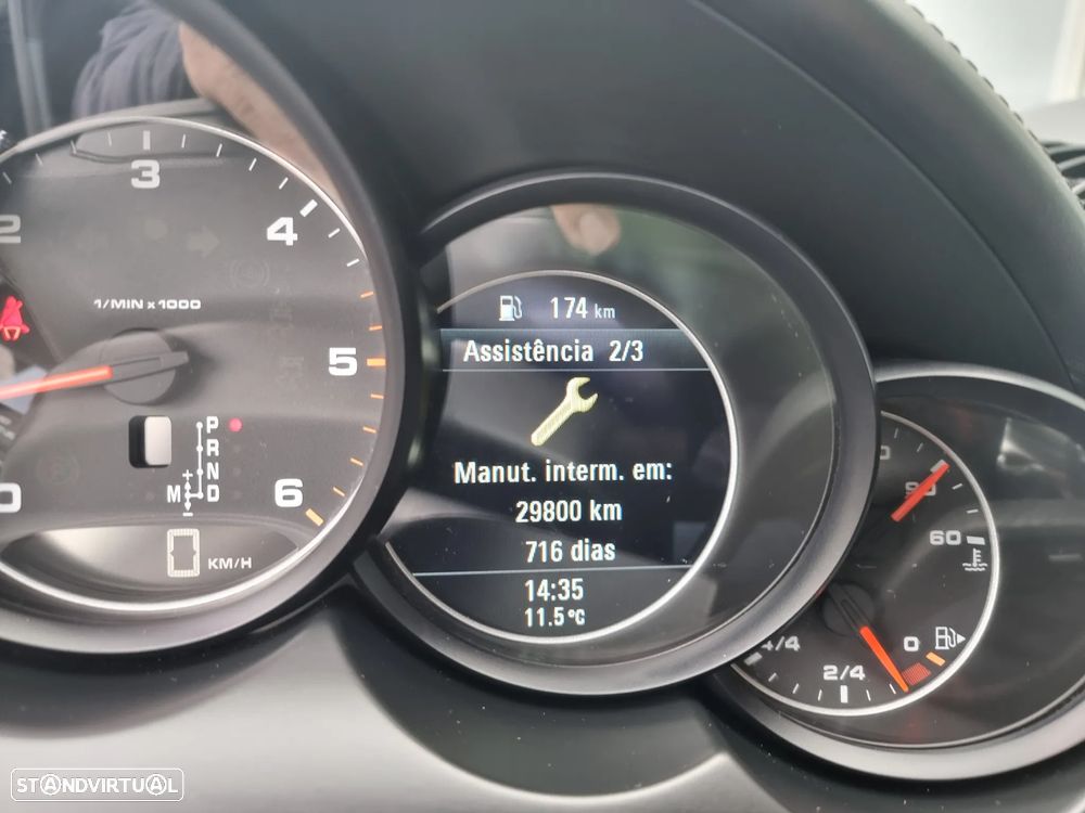 Porsche Cayenne Standard - 17