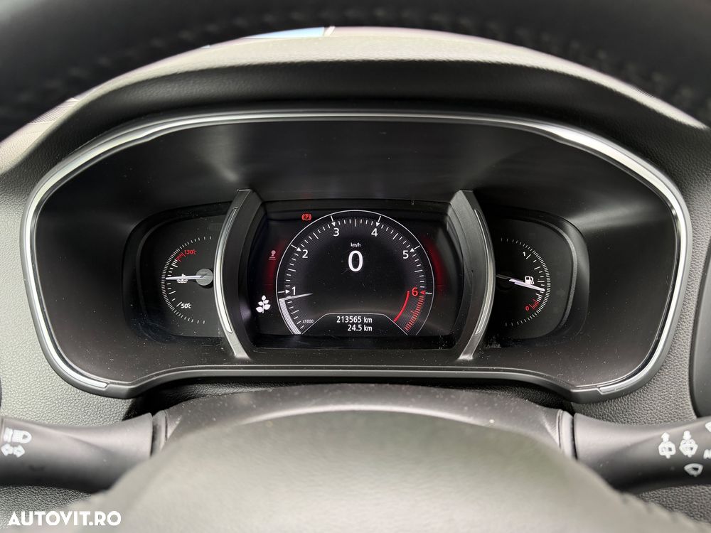 Renault Megane TCe 115 GPF LIFE - 19