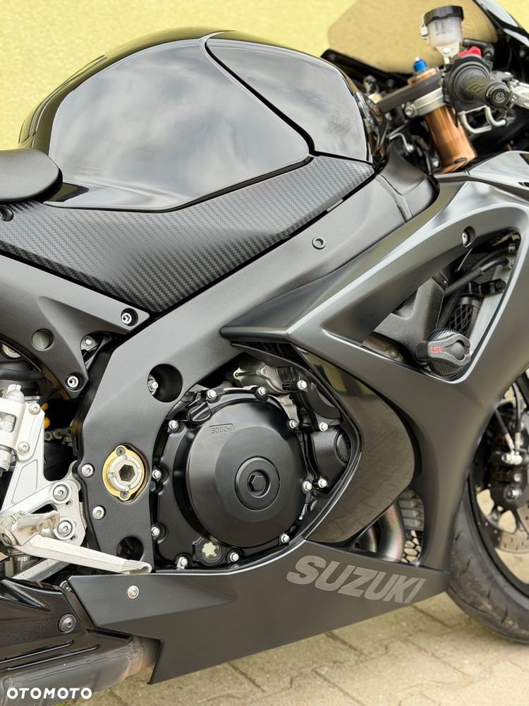 Suzuki GSX-R - 15