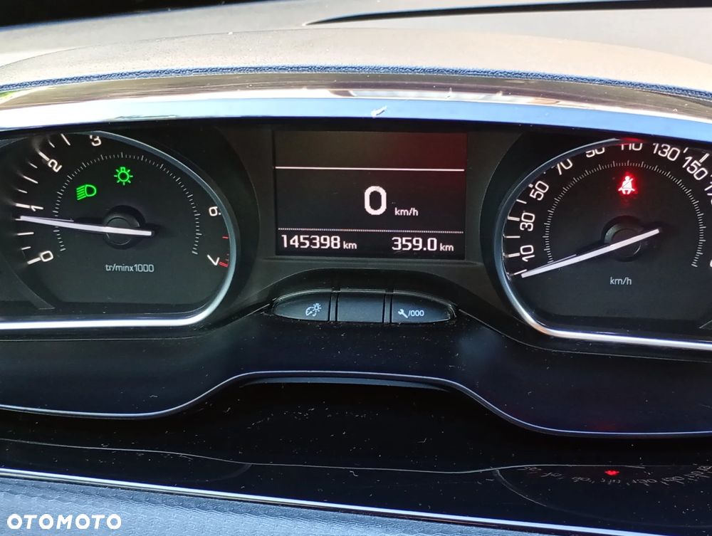 Peugeot 2008 - 4