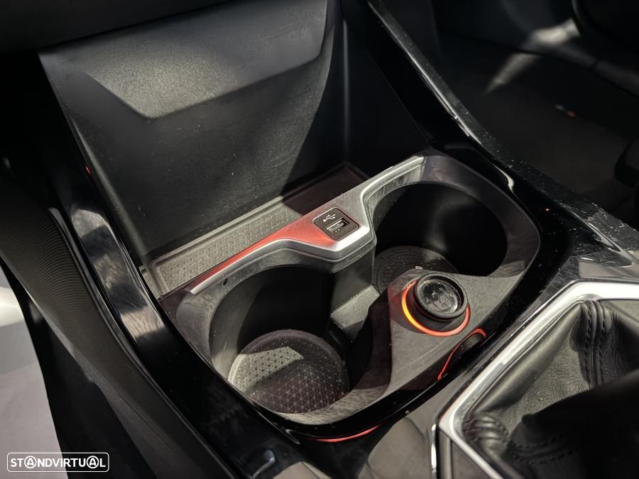 BMW 116 d Pack Desportivo M - 11