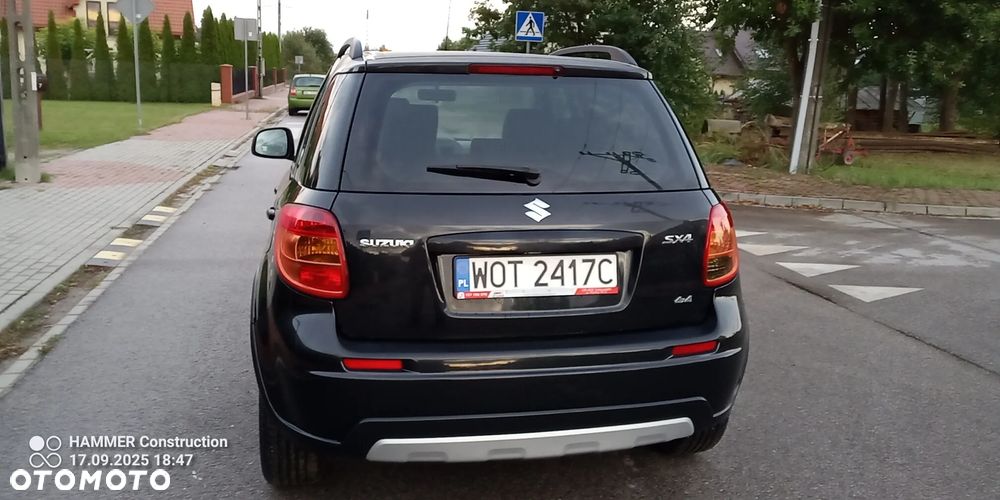 Suzuki SX4 1.6 Premium 4WD - 24