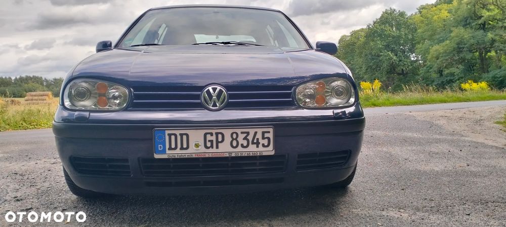 Volkswagen Golf 1.6 - 16