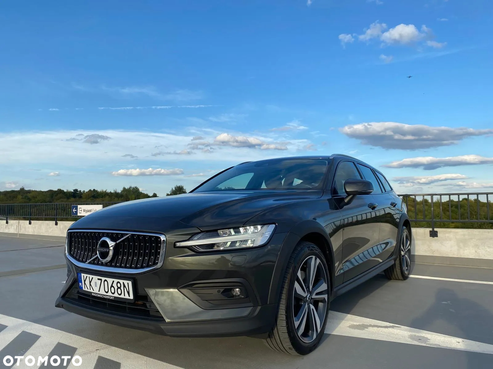 Volvo V60 Cross Country B4 D AWD Ultimate - 4