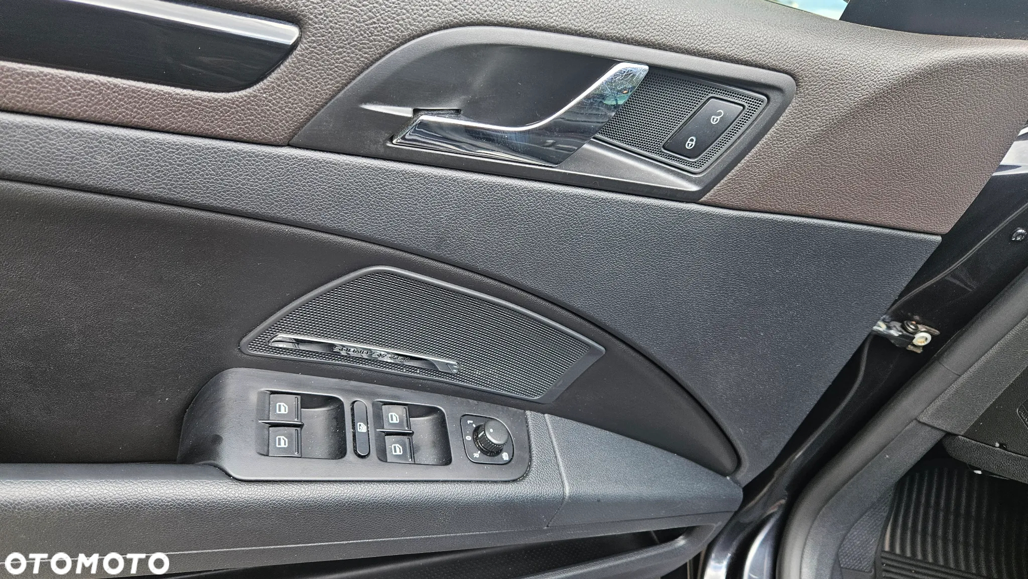 Skoda Superb 2.0 TDI L&K DSG - 10