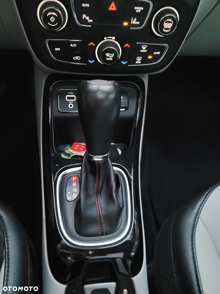 Jeep Compass - 33