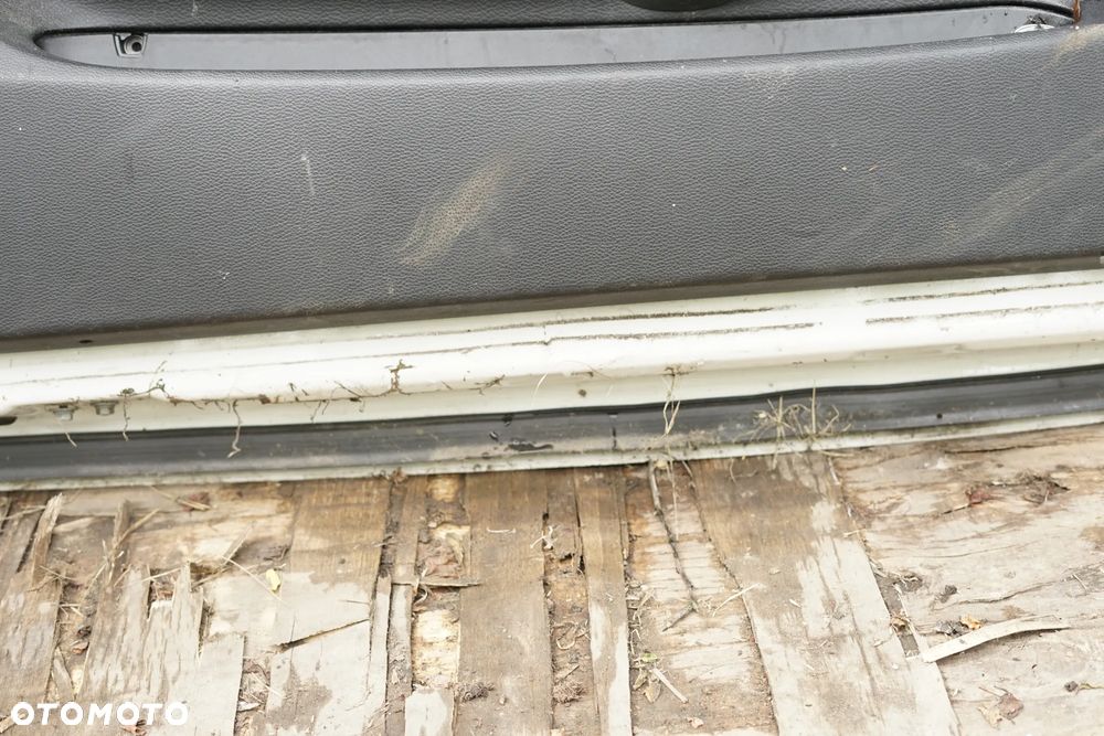Drzwi przód przednie lewe BMW seria 1 E81 3D Alpineweiss 3 300 - 11