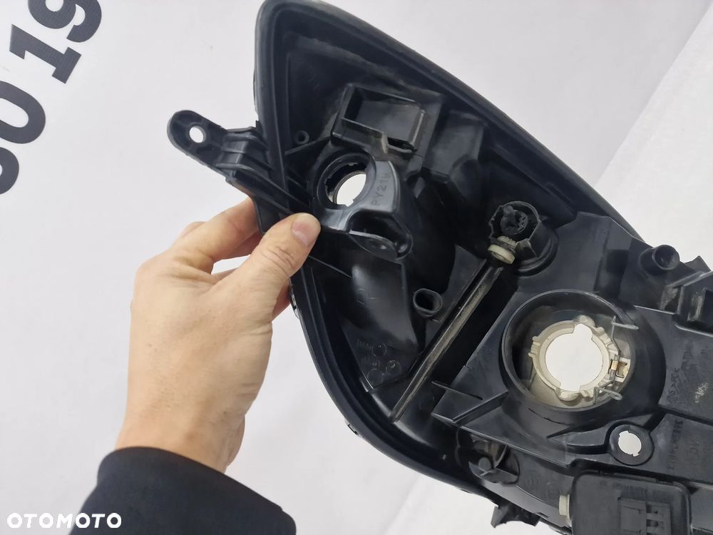 TOYOTA YARIS II 05- PRAWA LAMPA PRZEDNIA PRZÓD , NR 81110-0D120 , NR AUKCJI LA293 - 11