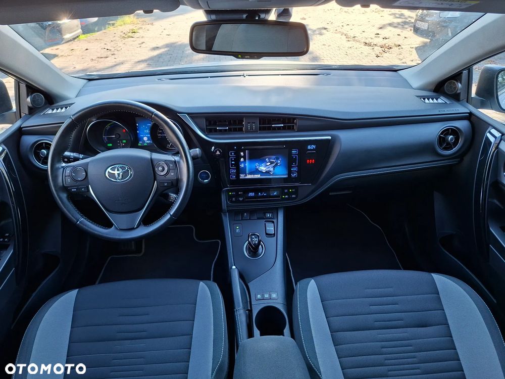 Toyota Auris - 11