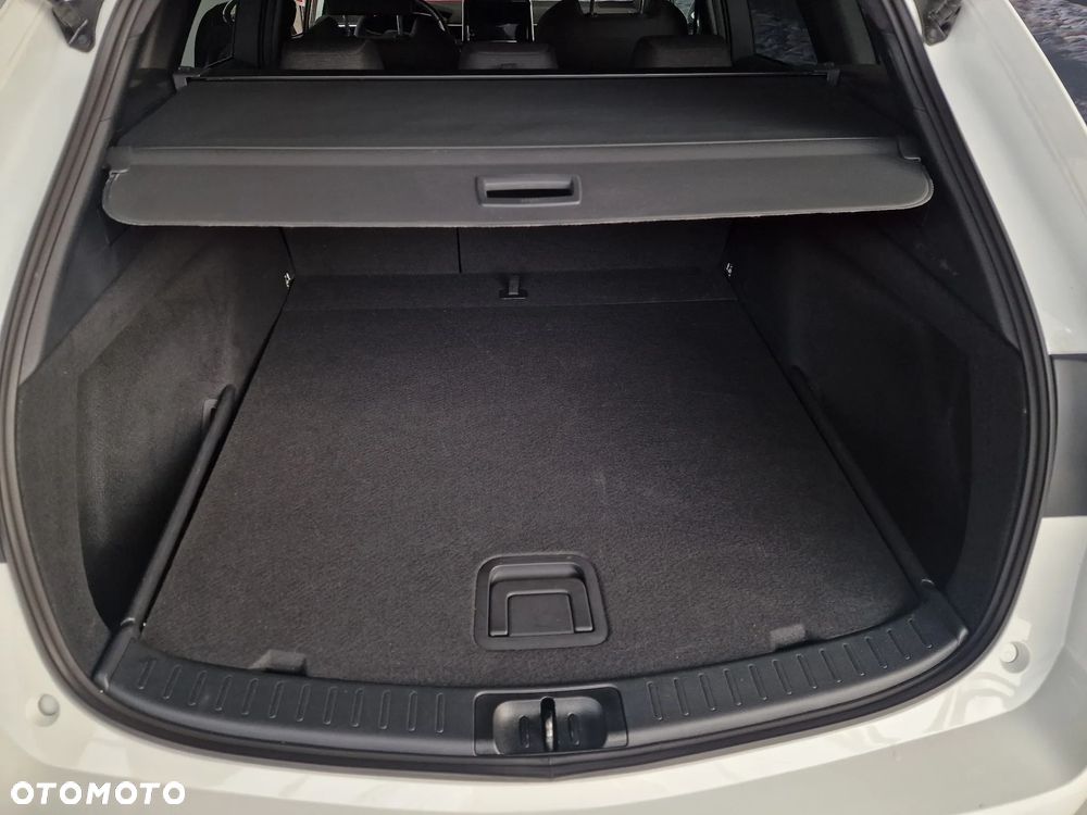 Suzuki Swace 1.8 Hybrid Premium Plus CVT - 10