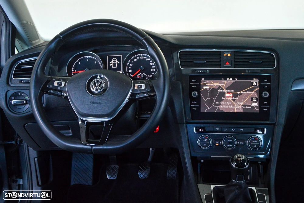 VW Golf 1.6 TDI Confortline - 26