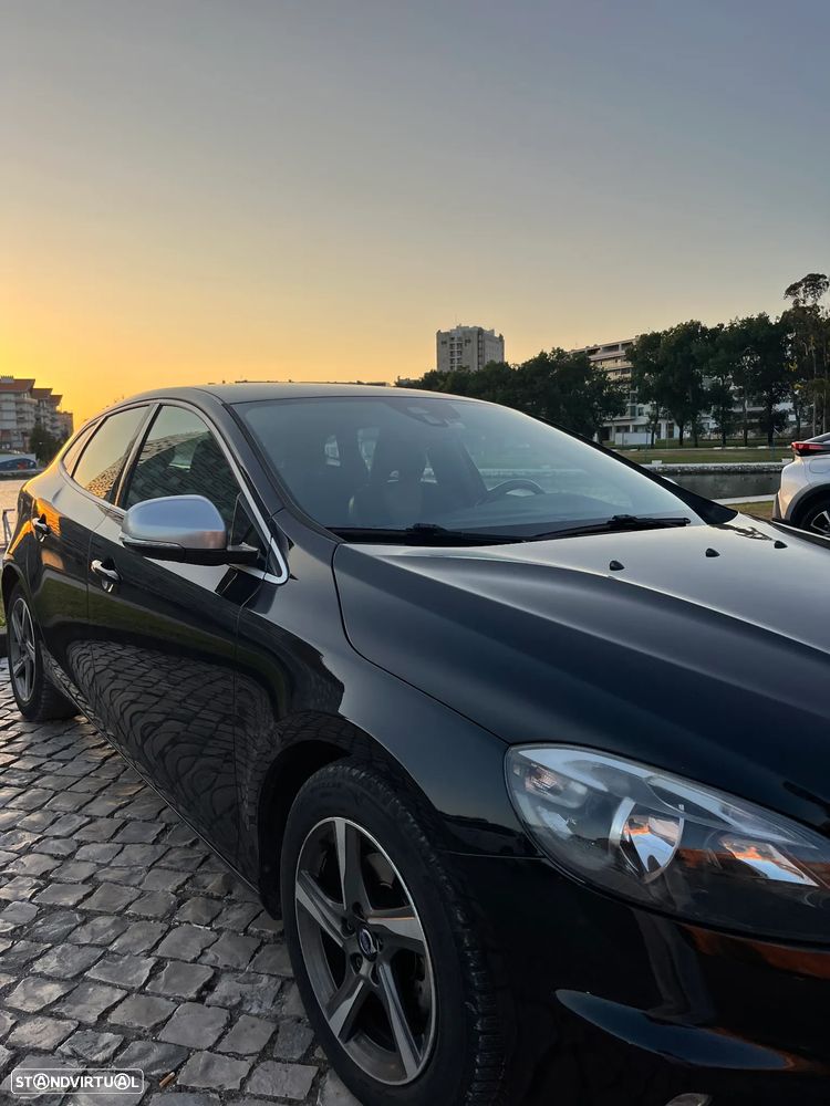 Volvo V40 D2 R Design - 5